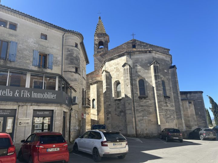 Kerk in Barjac