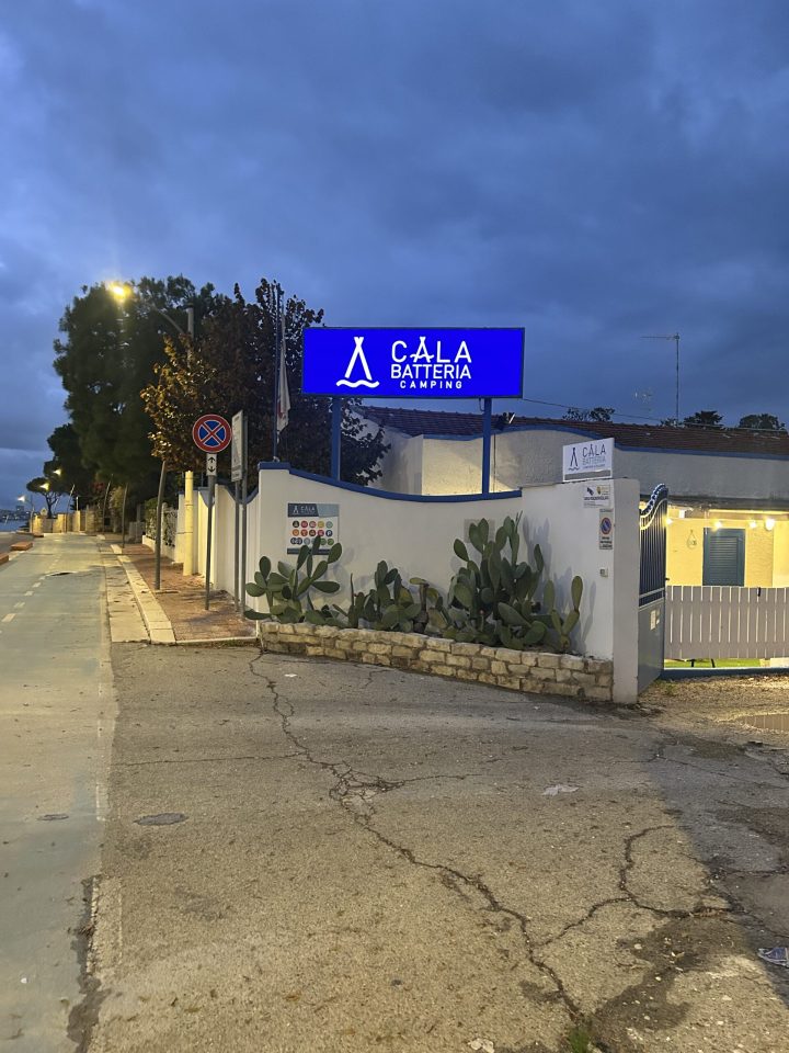 Entree camping Cala Batteria Bisceglie
